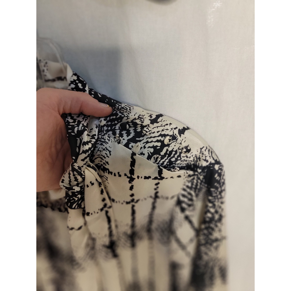 Vintage Personal Polyester Blouse neck tie and button shoulder Womens 12 - Picture 2 of 6